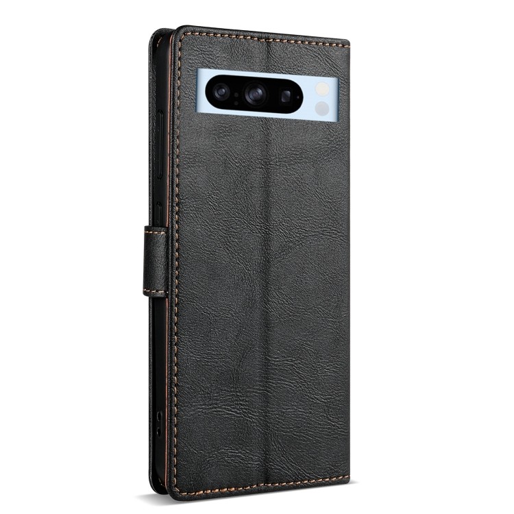 Продуманные вырезы обеспечивают полный доступ к камере смартфона Google Pixel 8a   Продуманные вырезы обеспечивают полный доступ к камере смартфона Google Pixel 8a