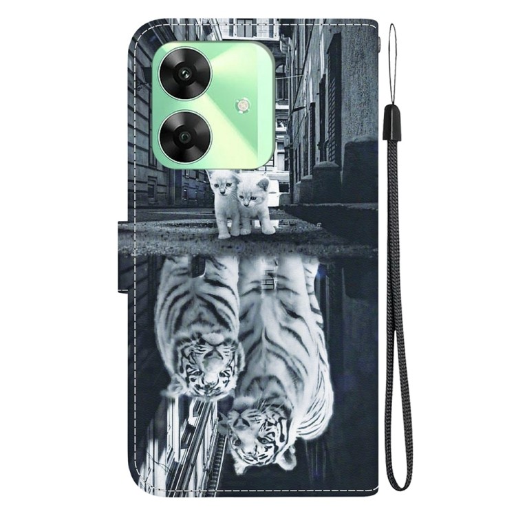 Тигры и котята на фоне города Тигры и котята на фоне города