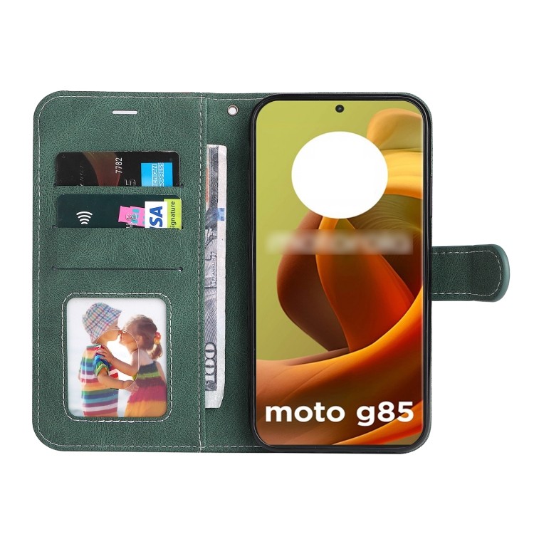 Вместительные слоты для карт и отделение для документов Вместительные слоты для карт и отделение для документов