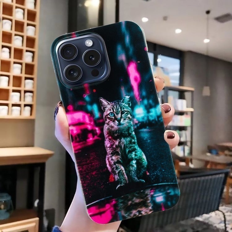 Чохол із малюнком кішки у місті Чохол із малюнком кішки у місті