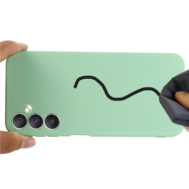 Высококачественный силиконовый чехол с рядом особенностей