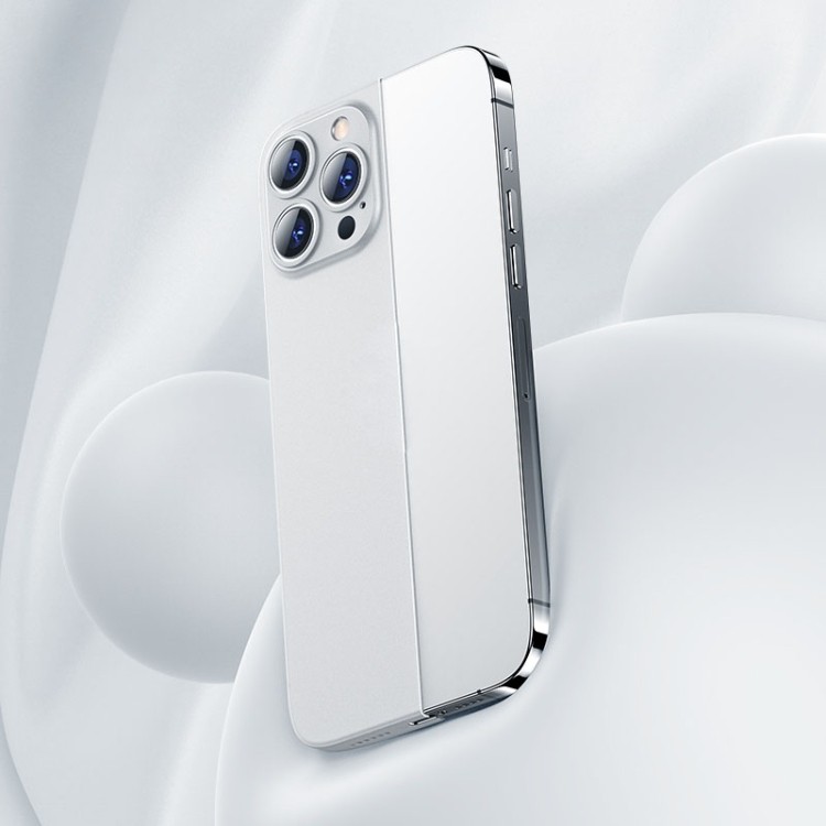Ультратонкий чехол накладка белого цвета для Айфон 13 