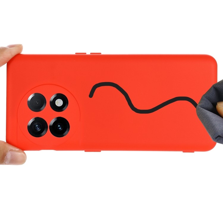 Красный чехол Solid Color Liquid Silicone на смартфон OnePlus 11