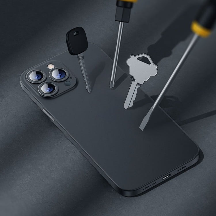 Ультратонкий защитный чехол накладка черного цвета для Айфон 13 Про Макс 
