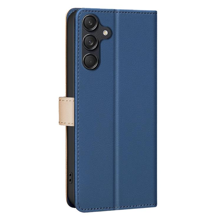 Детальний вигляд синього чохла-книжки з точними вирізами під камеру Детальний вигляд синього чохла-книжки з точними вирізами під камеру