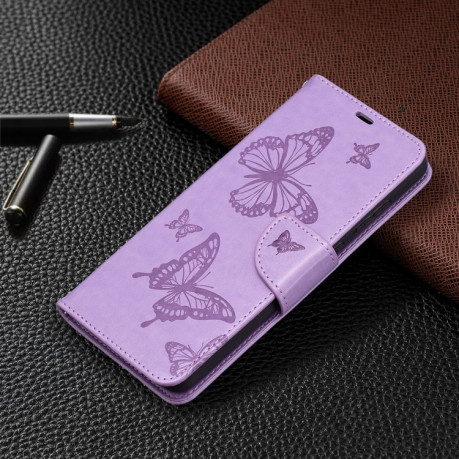 Чехол-книжка Butterflies Pattern на Samsung Galaxy A72 - фиолетовый