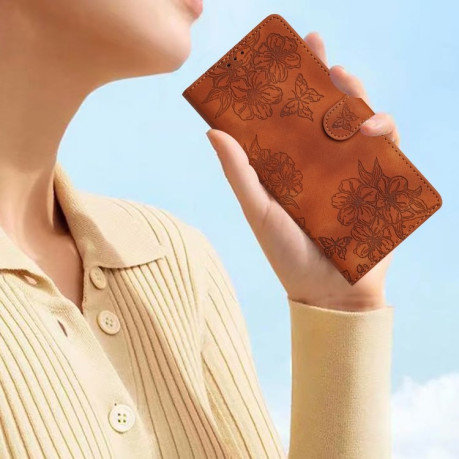 Чехол-книжка Cherry Blossom Butterfly Skin Feel Embossed на Motorola Edge 50 5G - коричневый