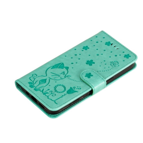 Чехол-книжка Cat Embossing Pattern на Samsung Galaxy A26 5G - зеленый
