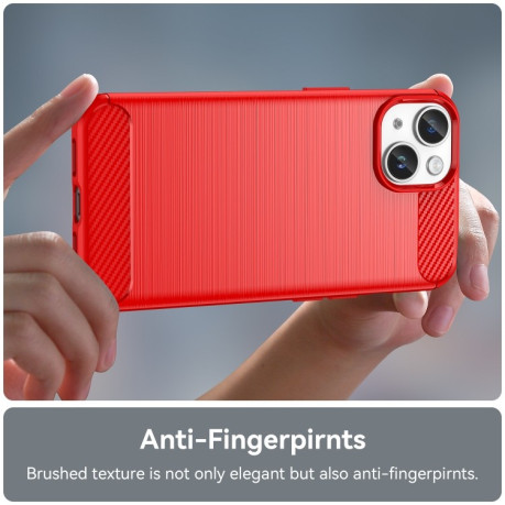 Противоударный чехол Brushed Texture Carbon Fiber на iPhone 15 - красный