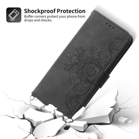 Чехол-книжка Skin-feel Flowers Embossed для Motorola Edge 60 Pro - чорний