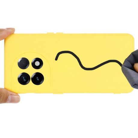 Силиконовый чехол Solid Color Liquid Silicone на OnePlus 11R / Ace 2 - желтый