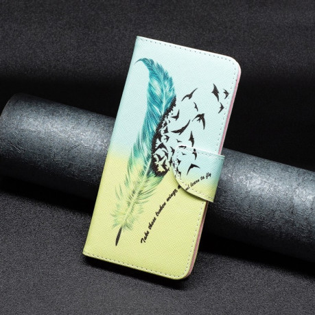 Чехол-книжка Colored Drawing Pattern для Samsung Galaxy S25 5G - Feather