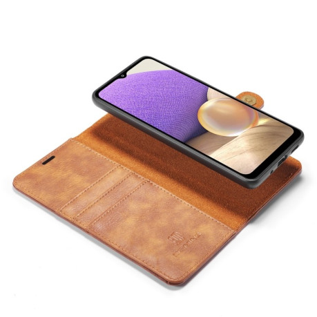 Кожаный чехол-книжка DG.MING Crazy Horse Texture на Samsung Galaxy A32 5G- коричневый