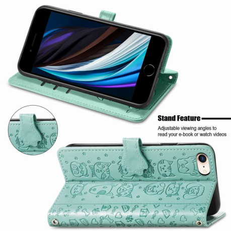 Чехол-книжка Cat and Dog для iPhone 16e - зеленый