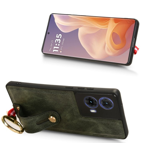 Противоударный чехол Wristband Leather Back для Motorola Moto G85 5G - зеленый