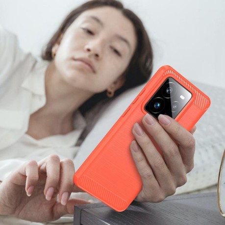 Противоударный чехол Brushed Texture Carbon Fiber на Realme GT 7 Pro 5G - красный