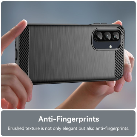 Противоударный чехол Brushed Texture Carbon Fiber на Samsung Galaxy A26 5G - черный