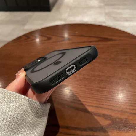 Чехол противоударный with Magsafe Magnetic Shockproof для iPhone 15 Pro Max - черный