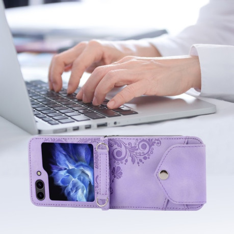Противоударный чехол Skin Feel Flowers Embossed Wallet для Samsung Galaxy Flip 5 - фиолетовый