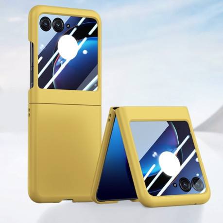 Противоударный чехол Integrated PC Skin Feel Shockproof для Motorola Razr 50 - желтый