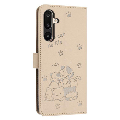 Чехол-книжка Embossed Kitten Phone Leather для на Samsung Galaxy F16 5G / M16 5G - бежевый