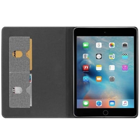 Премиум чехол- книжка с тканевой текстурой с силиконовым держателем и футляром для стилуса на iPad 9.7 2017/2018 /Air/Air 2 Серый