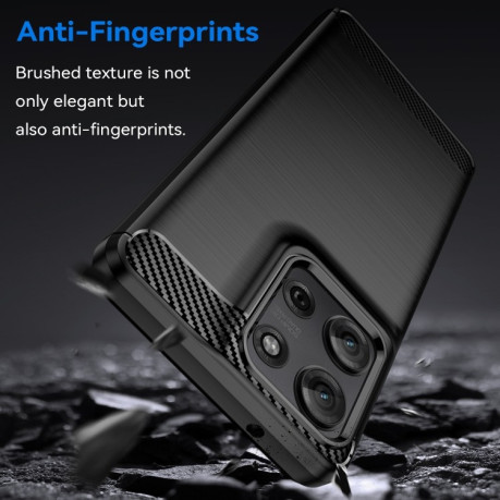 Противоударный чехол Brushed Texture Carbon Fiber на Motorola Moto G75 5G - черный