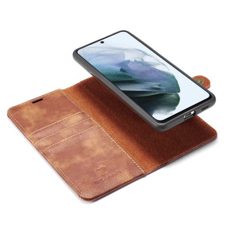 Кожаный чехол-книжка DG.MING Crazy Horse Texture на Samsung Galaxy S21 FE - коричневый