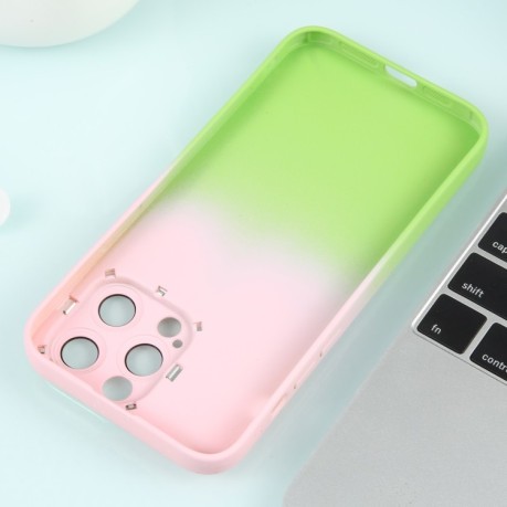 Противоударный чехол Gradient Starry Silicone Phone Case with Lens Film для iPhone 15 Plus - розово-зеленый