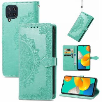 Чехол-книжка Lucky Clover Halfway Mandala Embossing Pattern на Samsung Galaxy M32/A22 4G  - зеленый