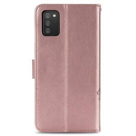 Чехол-книжка Four-leaf Clasp Embossed Buckle на Samsung Galaxy A02S - розовый
