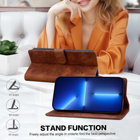 Чехол-книжка  Lace Floral Embossed Magnetic Buckle на Xiaomi Redmi Note 14 4G / 5G - коричневый