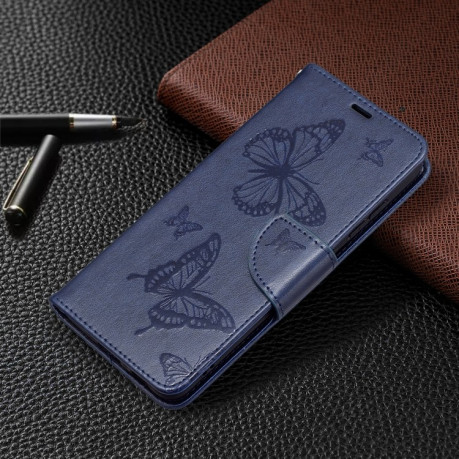 Чехол-книжка Butterflies Pattern на Samsung Galaxy S21 FE - синий