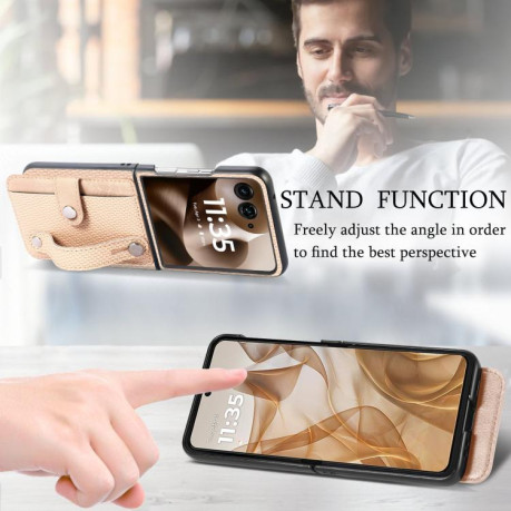 Противоударный чехол Wristband Kickstand Card для Motorola Razr 60 Ultra - хаки