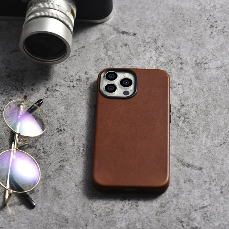 Кожаный чехол iCarer Leather Oil Wax (MagSafe) для iPhone 14 Pro Max - коричневый