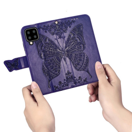 Чехол-книжка Butterfly Love Flower Embossed на Samsung Galaxy M32/A22 4G - фиолетовый