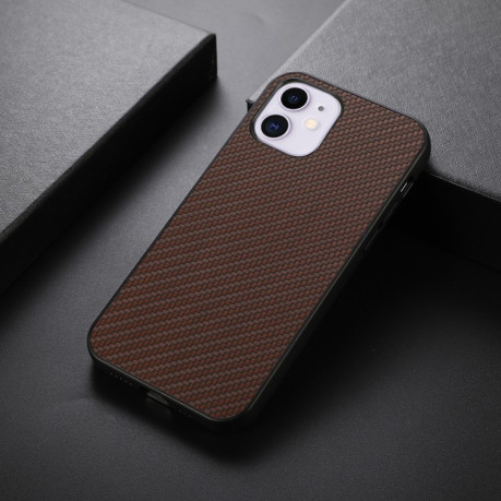 Противоударный чехол Carbon Fiber Skin для iPhone 11 - коричневый