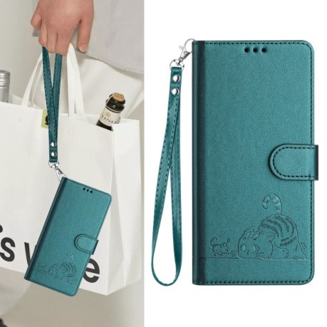 Чехол-книжка Cat Embossing Pattern на Realme GT 7 Pro 5G - Peacock Green