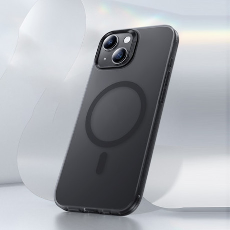 Противоударный чехол Benks Magsafe Magnetic для iPhone 15 - черный