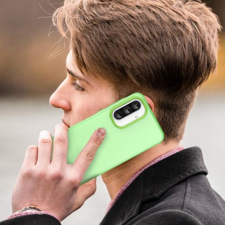 Противоударный чехол Frosted Translucent TPU Hybrid PC для Samsung Galaxy A56 5G - зеленый