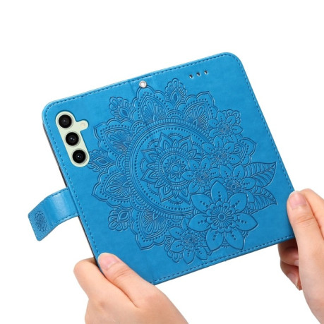 Чехол-книжка 7-petal Flowers Embossing для Samsung Galaxy S24 FE 5G - синий