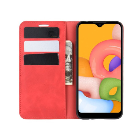 Чехол-книжка Retro-skin Business Magnetic на Samsung Galaxy M01-красный