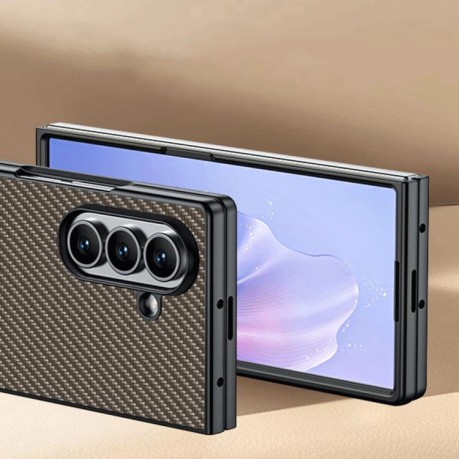 Противоударный чехол Carbon Fiber Texture Printing для Samsung Galaxy Fold 7 - золотой