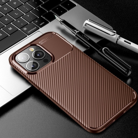 Ударозащитный чехол HMC Carbon Fiber Texture на iPhone 13 Pro - коричневый