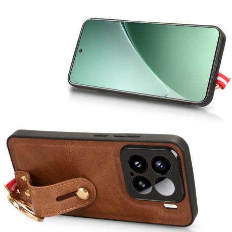 Противоударный чехол Wristband Leather Back для Xiaomi 15 - коричневый