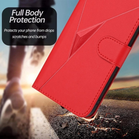 Чехол-книжка Triangle Pattern Buckle Clasp Leather на Infinix Note 40 4G - красный