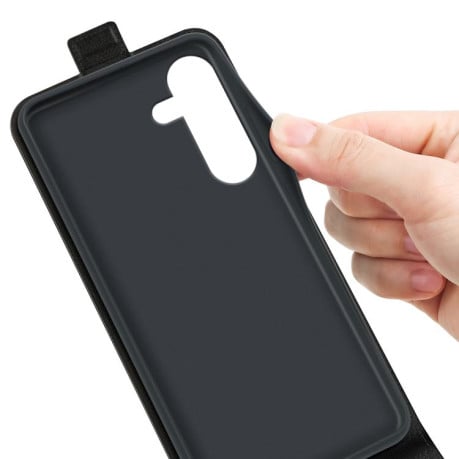 Флип-чехол с фактурой R64 Single на Samsung Galaxy S25 FE 5G - черный