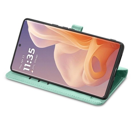 Чехол-книжка Cat and Dog для Motorola Moto G85 - зеленый