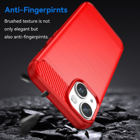 Противоударный чехол Brushed Texture Carbon Fiber на iPhone 15 - красный