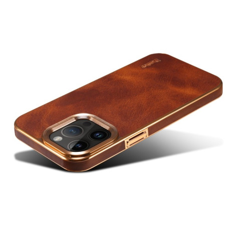 Чехол Denior Oil Wax Cowhide Plating для iPhone 15 - коричневый
